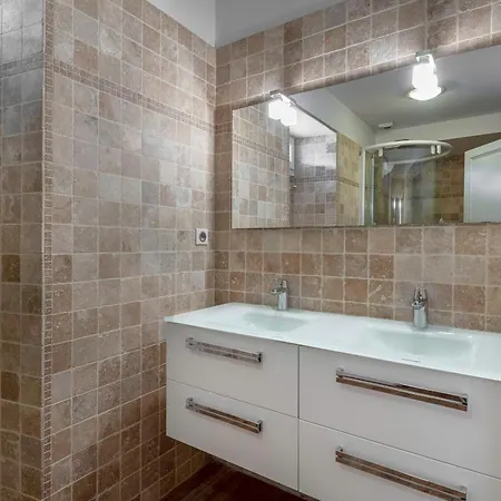 Pour 7 Adultes, 1 Enfant, A 400m De La Préfailles