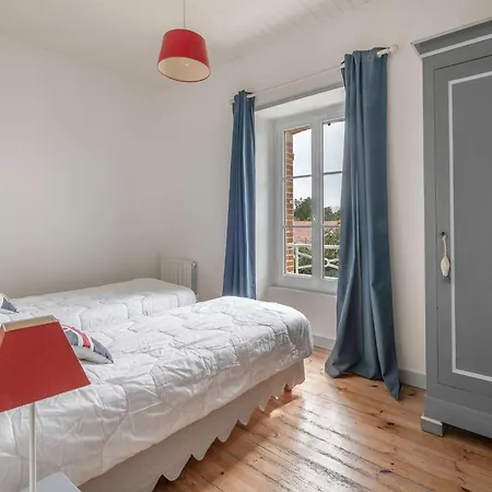 Pour 7 Adultes, 1 Enfant, A 400m De La *