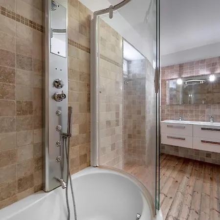 Pour 7 Adultes, 1 Enfant, A 400m De La * Préfailles