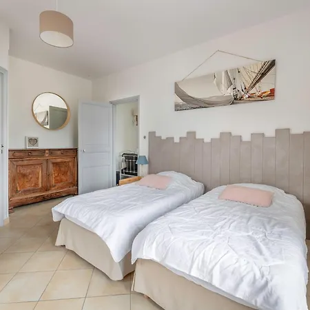 Pour 7 Adultes, 1 Enfant, A 400m De La Ferienhaus